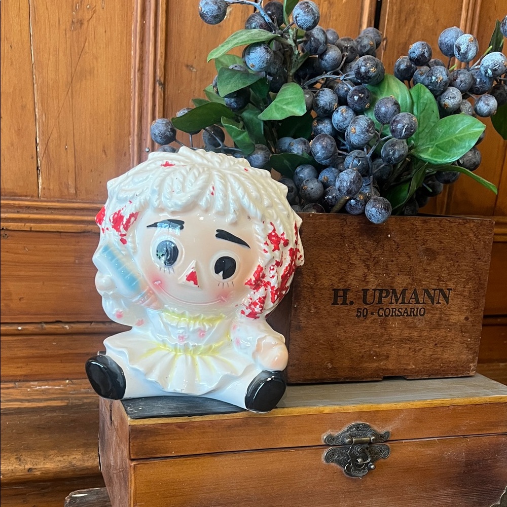 Vintage Ceramic Doll Planter in White with Red Accents 
Vintage Raggedy Ann